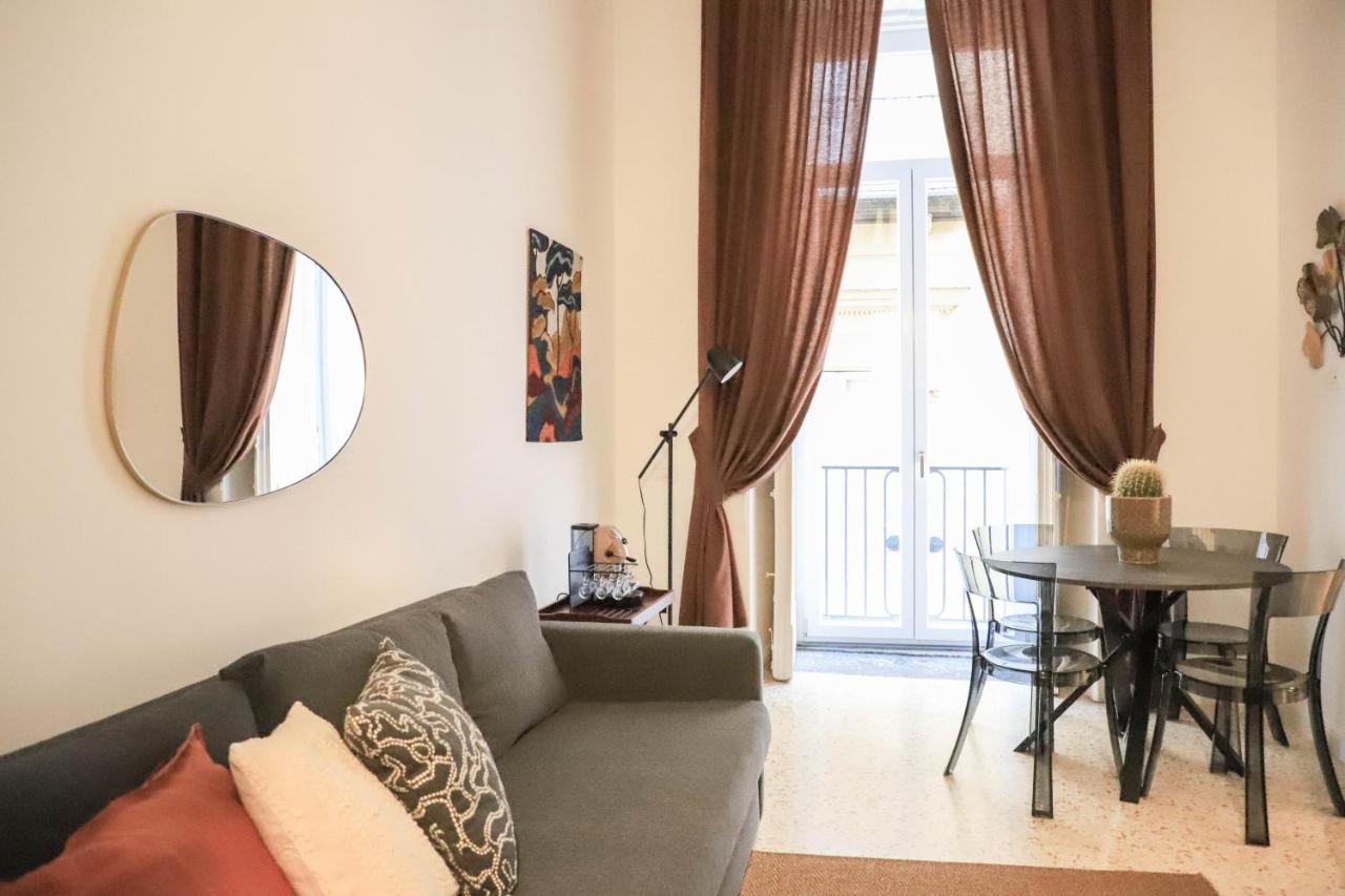 Apartmán Le Scalette A Santa Chiara Neapol Exteriér fotografie