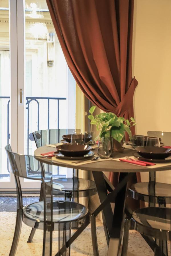 Apartmán Le Scalette A Santa Chiara Neapol Exteriér fotografie