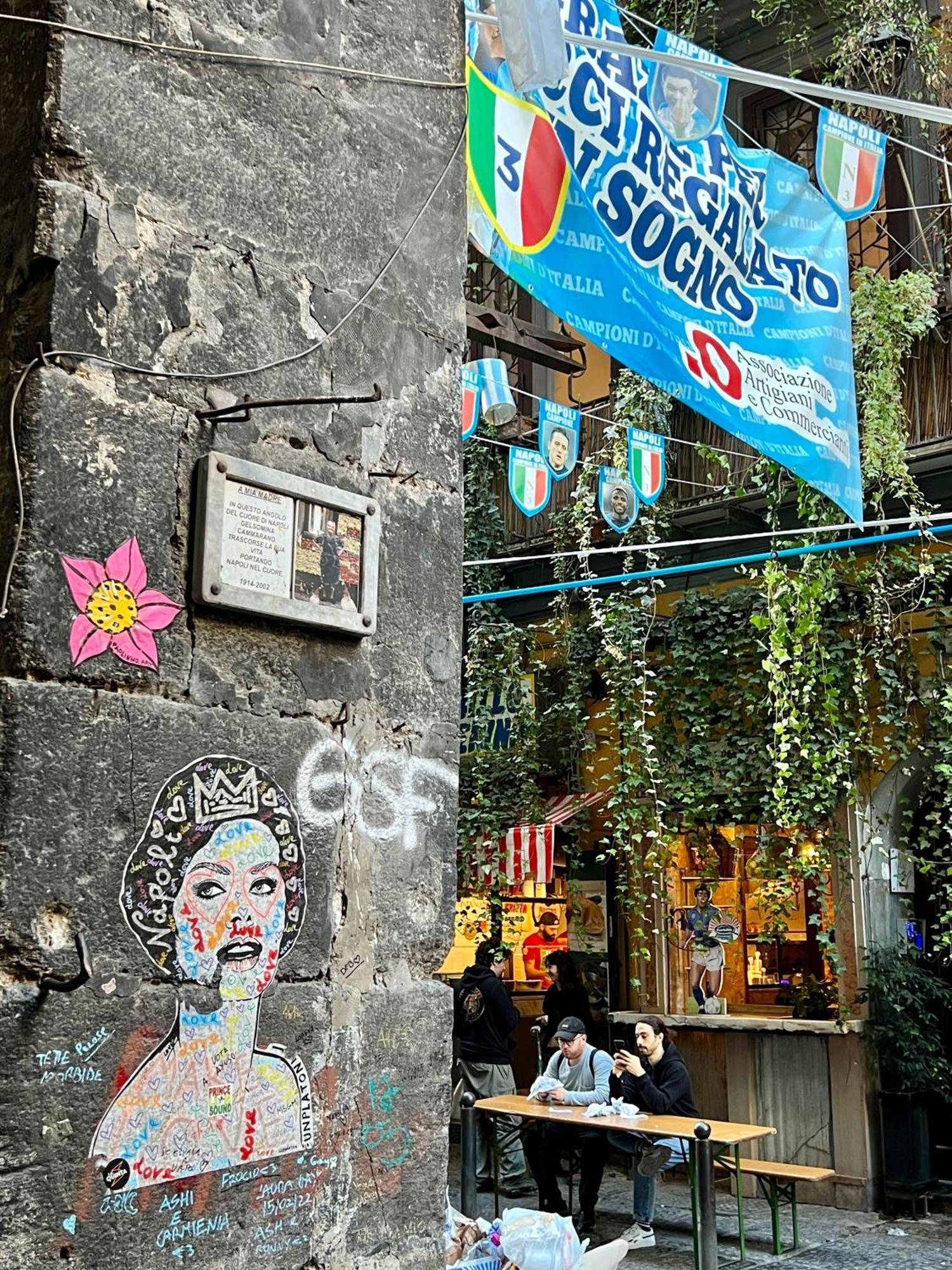 Apartmán Le Scalette A Santa Chiara Neapol Exteriér fotografie